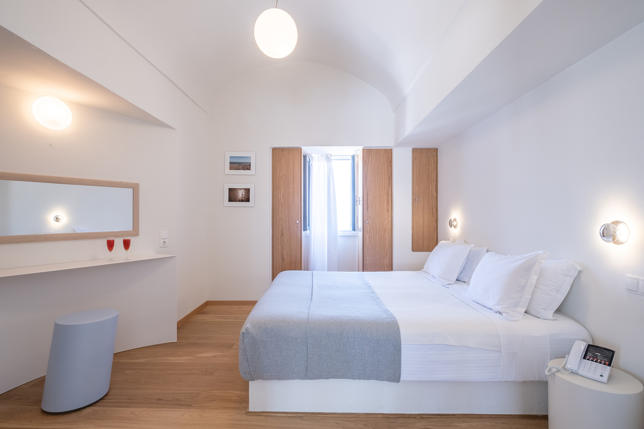 Caldera honeymoon suites